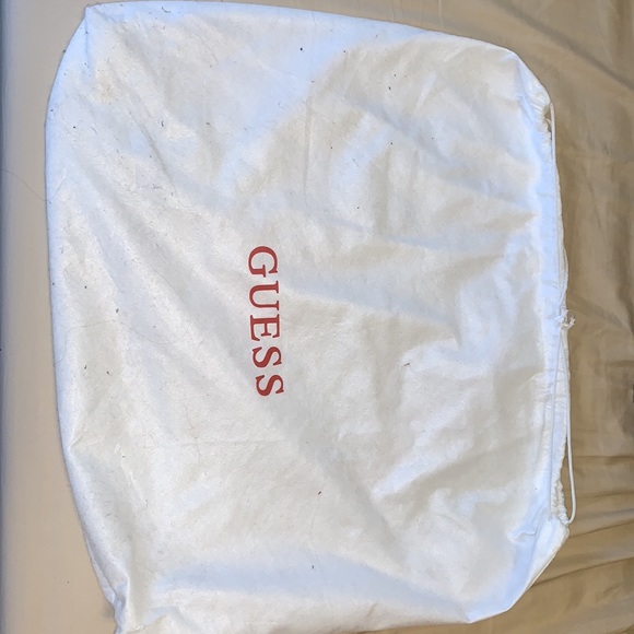 BRAND NEW RED GUESS BAG ! - Picture 5 of 5